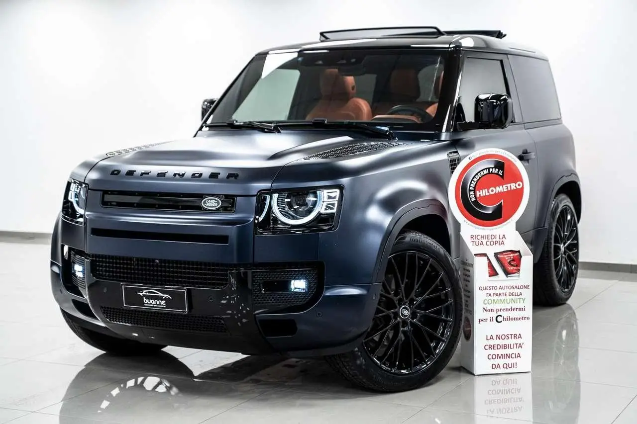 Photo 1 : Land Rover Defender 2021 Hybrid