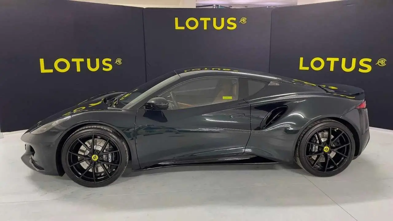 Photo 1 : Lotus Emira 2024 Petrol