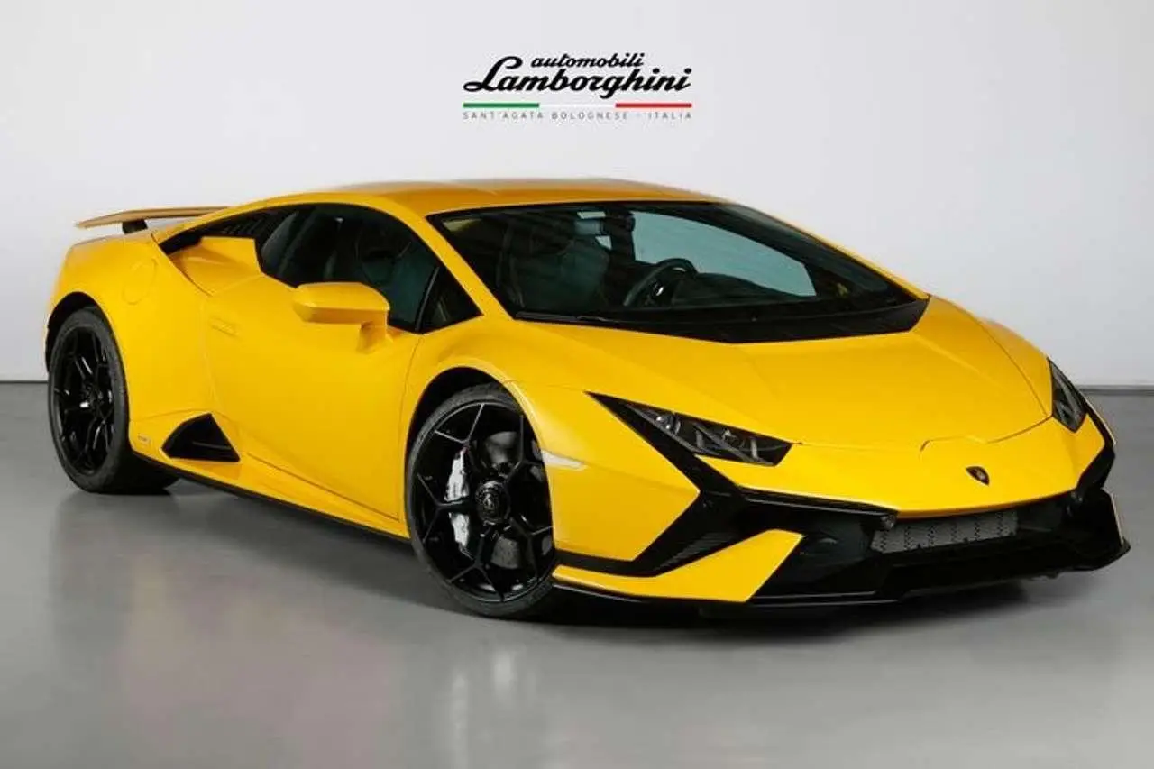 Photo 1 : Lamborghini Huracan 2023 Essence