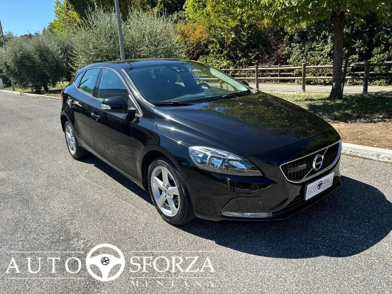 Photo 1 : Volvo V40 2017 Diesel