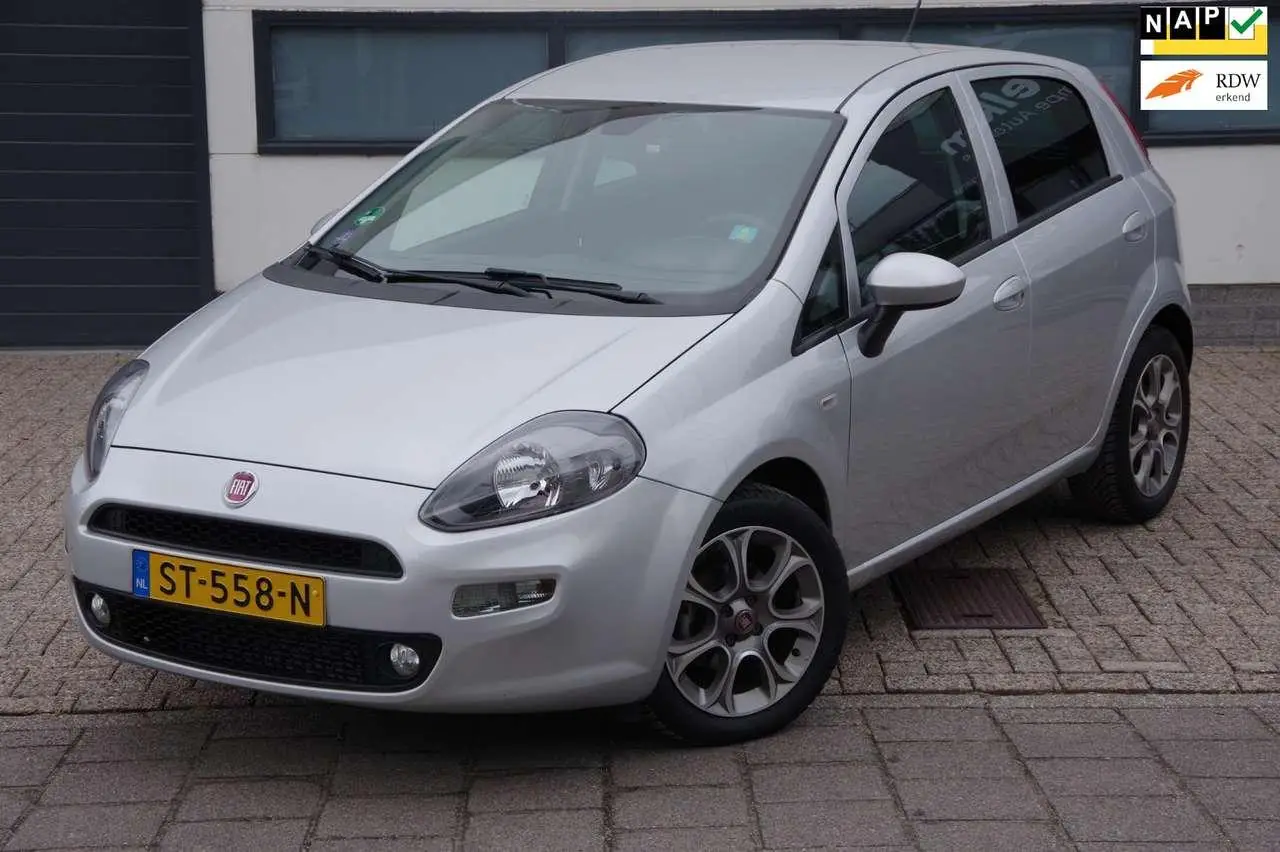 Photo 1 : Fiat Punto 2018 Essence