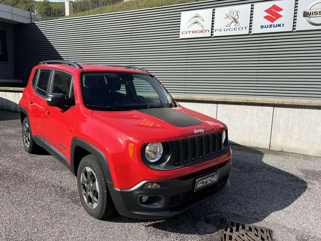 Photo 1 : Jeep Renegade 2016 Petrol