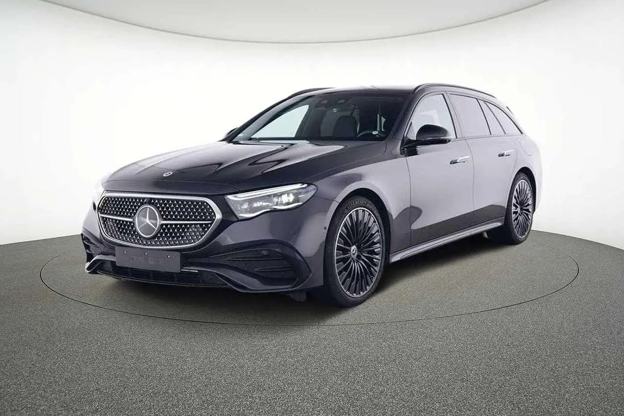 Photo 1 : Mercedes-benz Classe E 2023 Hybride