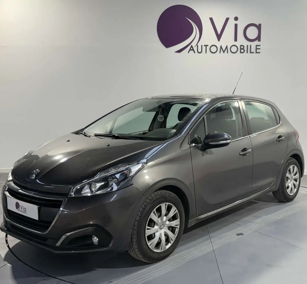 Photo 1 : Peugeot 208 2018 Diesel