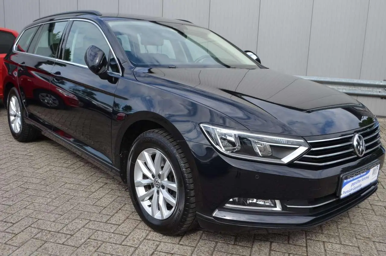 Photo 1 : Volkswagen Passat 2018 Diesel