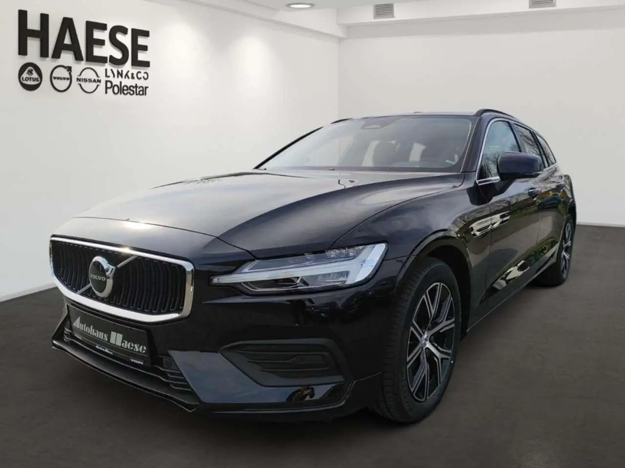 Photo 1 : Volvo V60 2024 Petrol