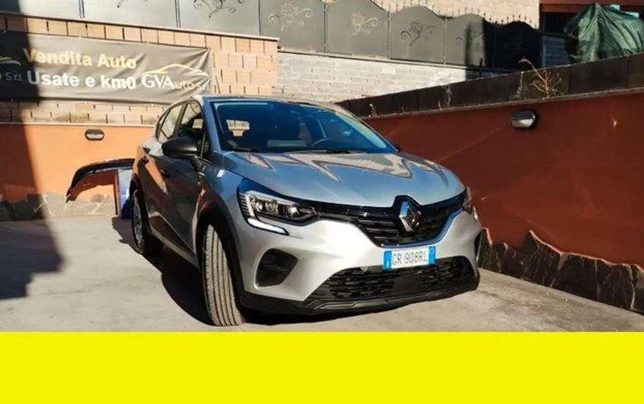 Photo 1 : Renault Captur 2021 Essence