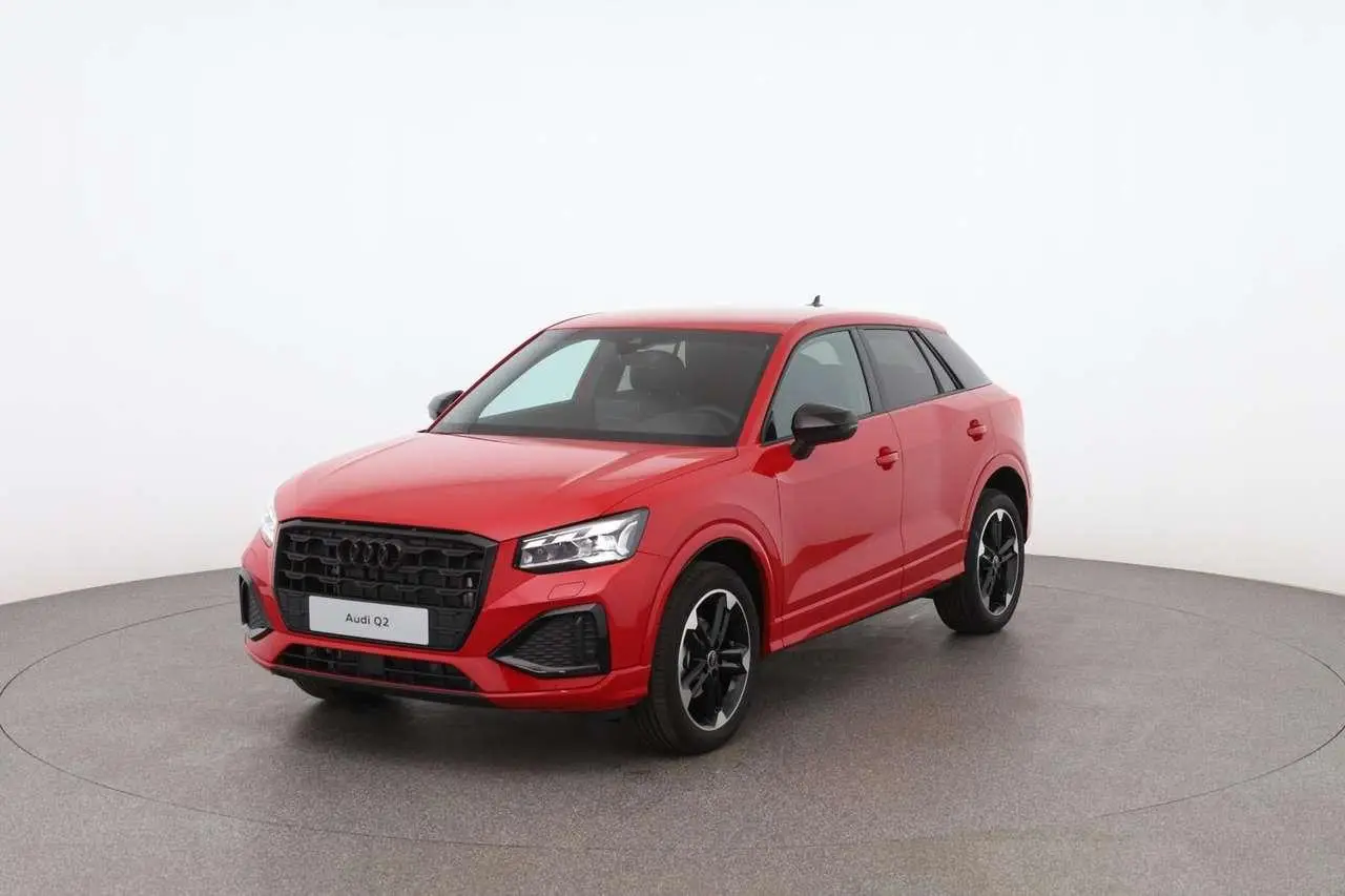 Photo 1 : Audi Q2 2024 Petrol