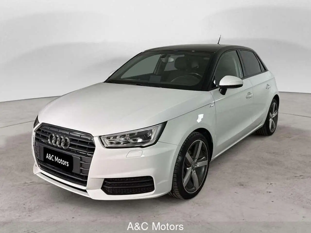 Photo 1 : Audi A1 2016 Diesel