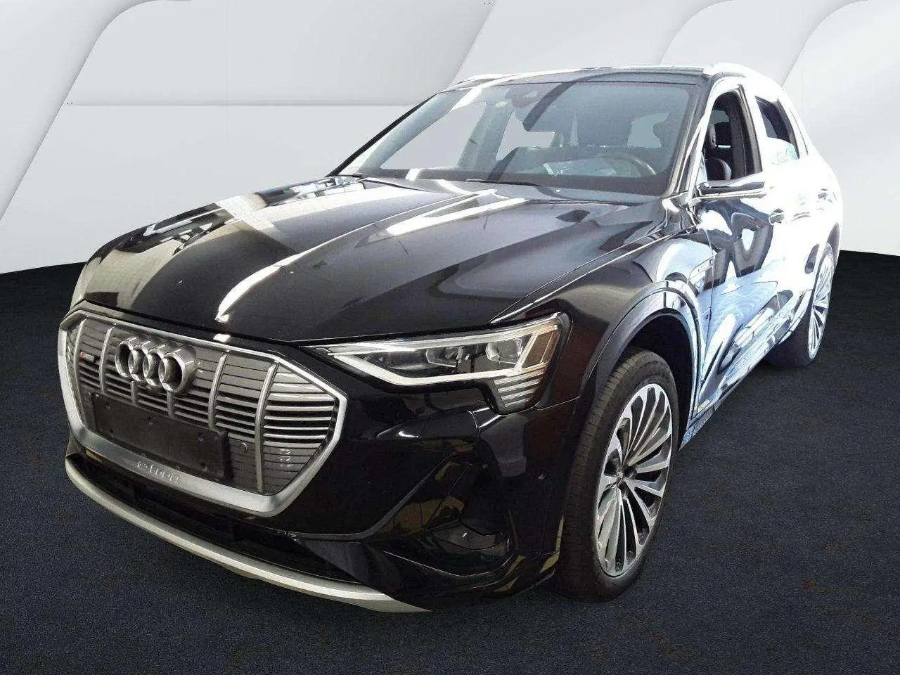 Photo 1 : Audi E-tron 2020 Electric