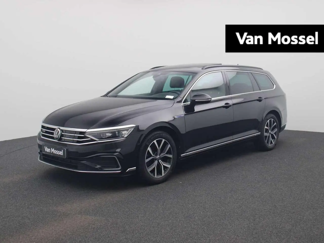 Photo 1 : Volkswagen Passat 2021 Hybrid