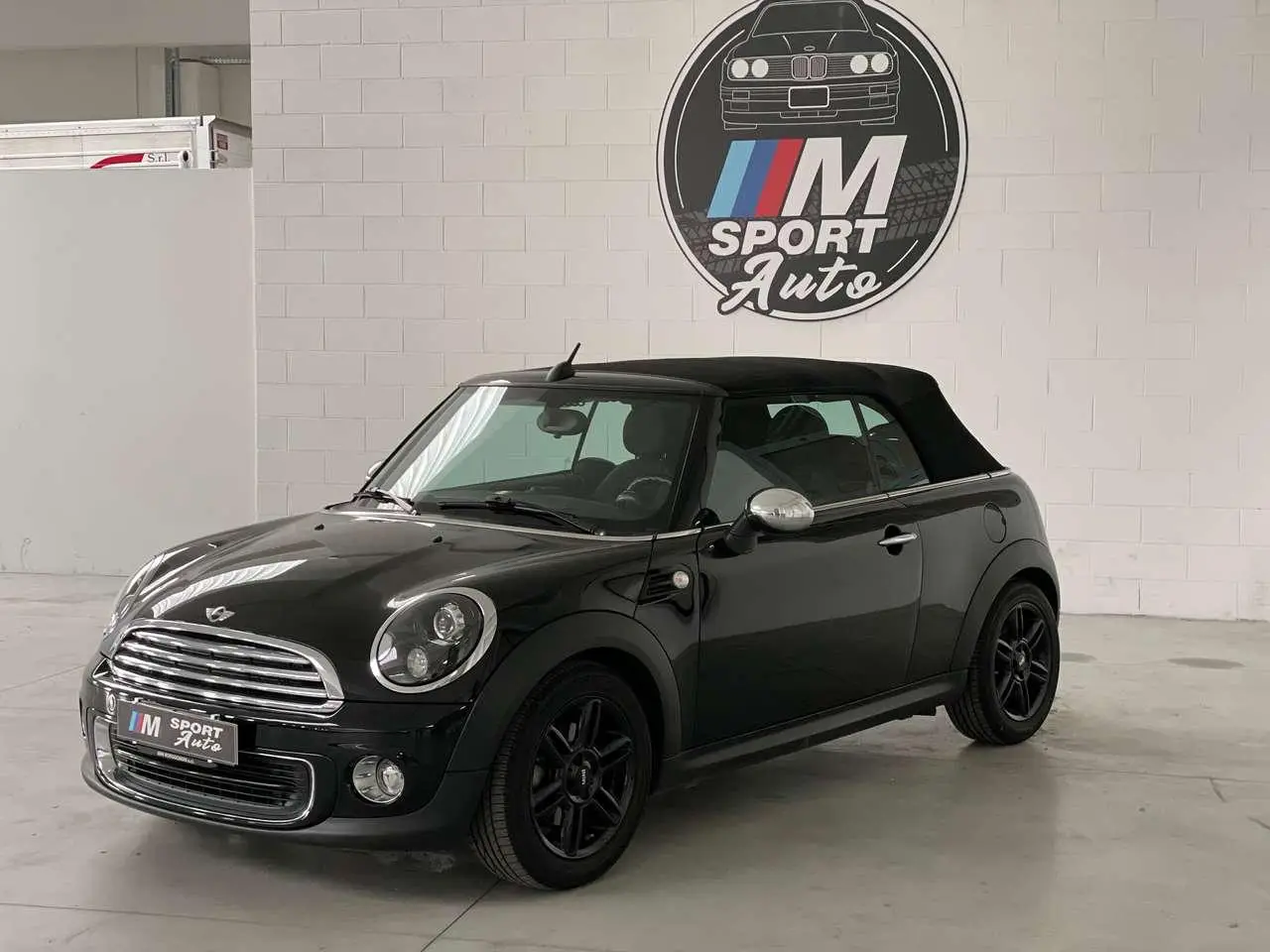 Photo 1 : Mini One 2015 Petrol