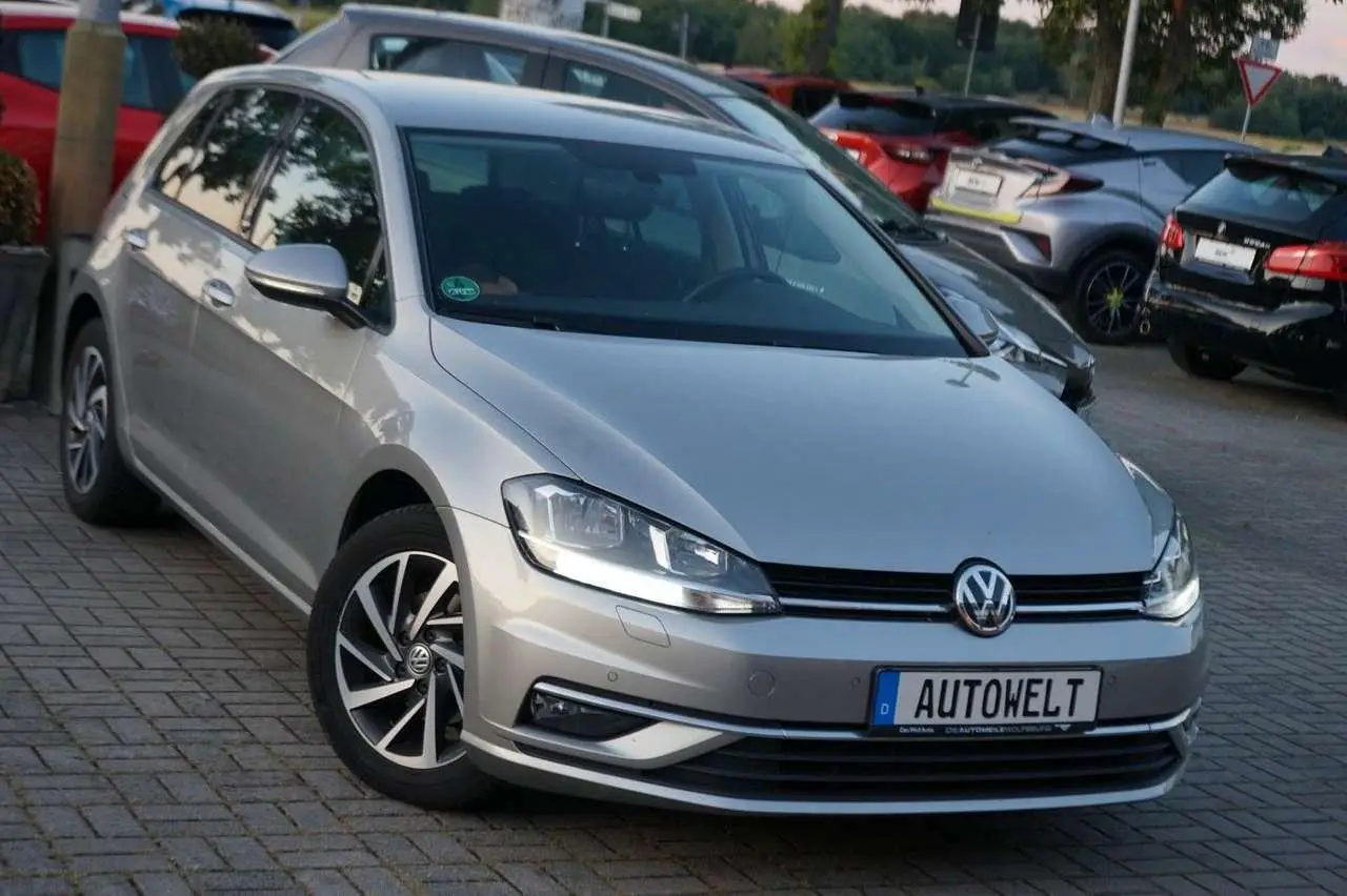 Photo 1 : Volkswagen Golf 2018 Petrol