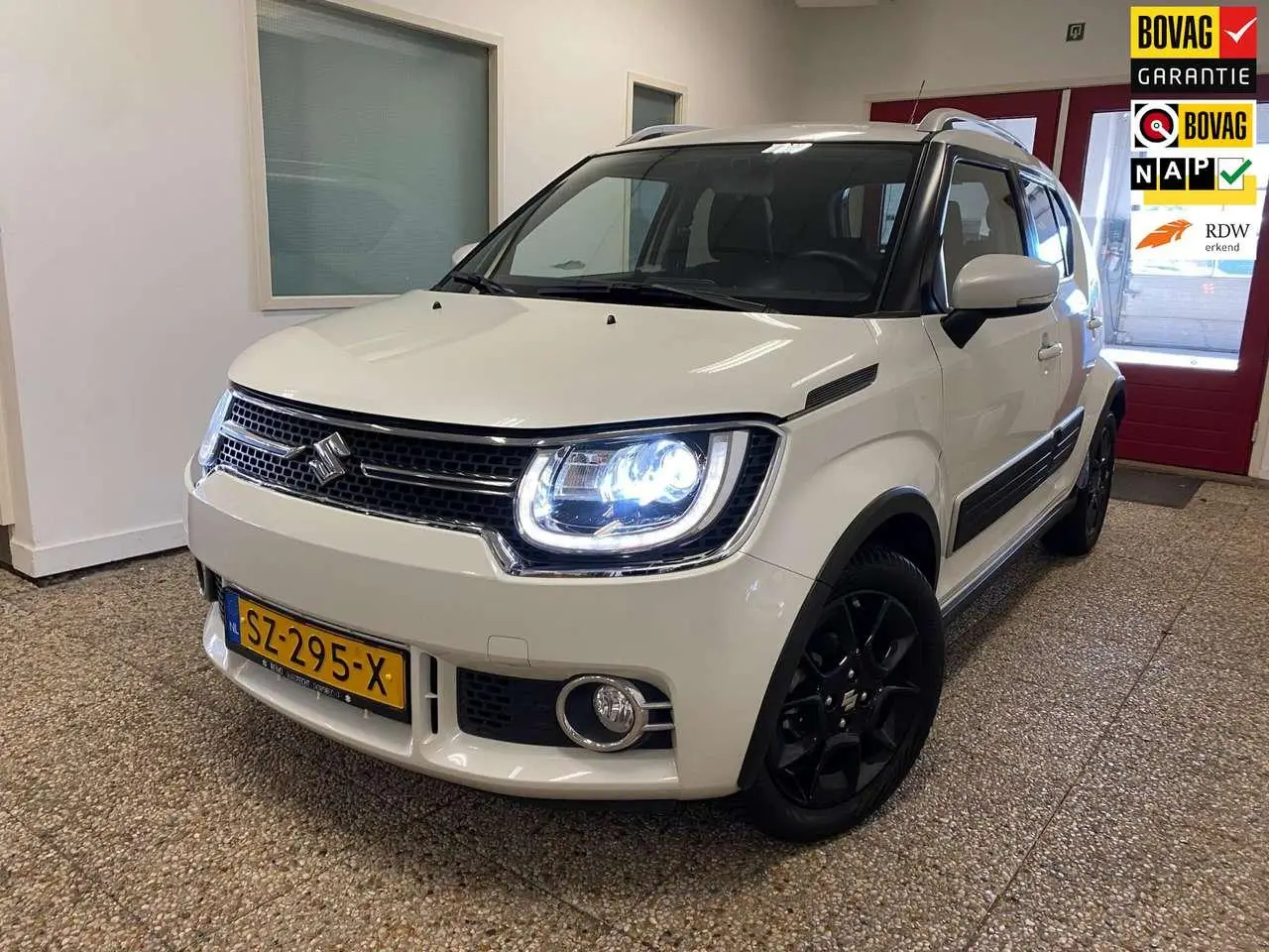 Photo 1 : Suzuki Ignis 2018 Hybrid