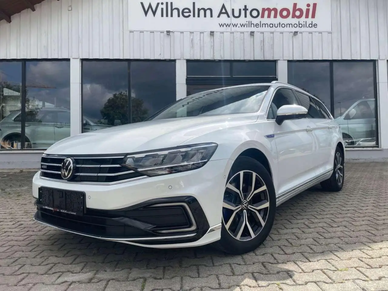 Photo 1 : Volkswagen Passat 2021 Hybrid