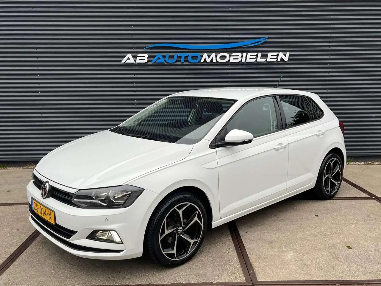 Photo 1 : Volkswagen Polo 2019 Essence