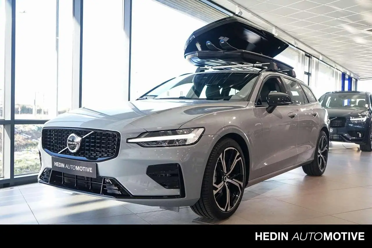 Photo 1 : Volvo V60 2024 Essence