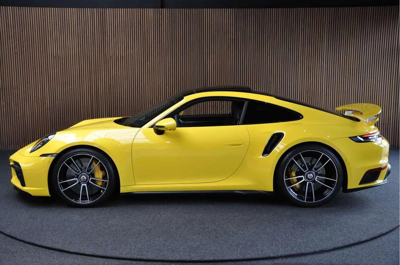 Photo 1 : Porsche 992 2021 Petrol