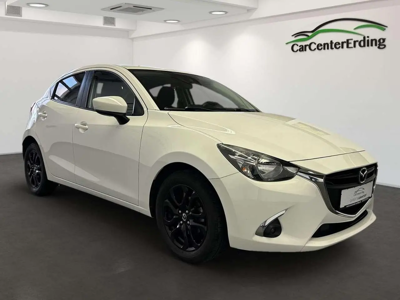 Photo 1 : Mazda 2 2019 Petrol