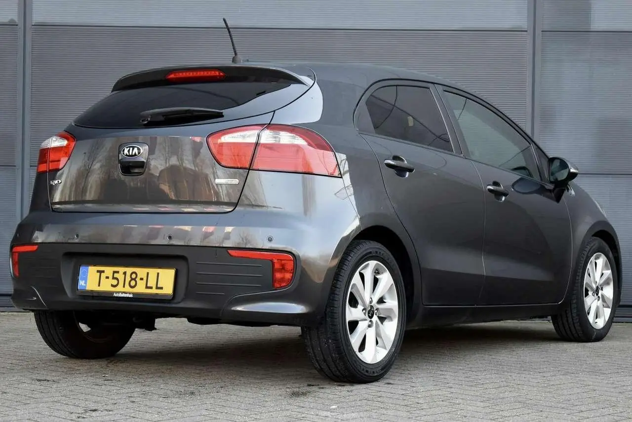 Photo 1 : Kia Rio 2015 Petrol