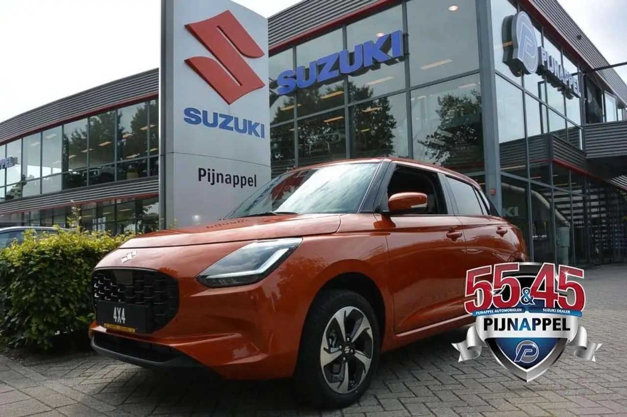 Photo 1 : Suzuki Swift 2024 Petrol