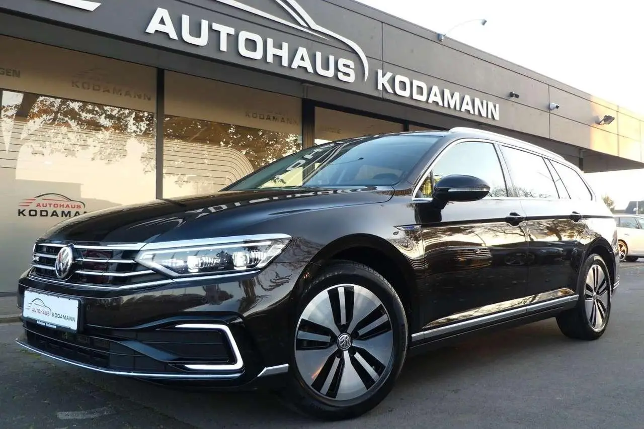 Photo 1 : Volkswagen Passat 2019 Hybrid