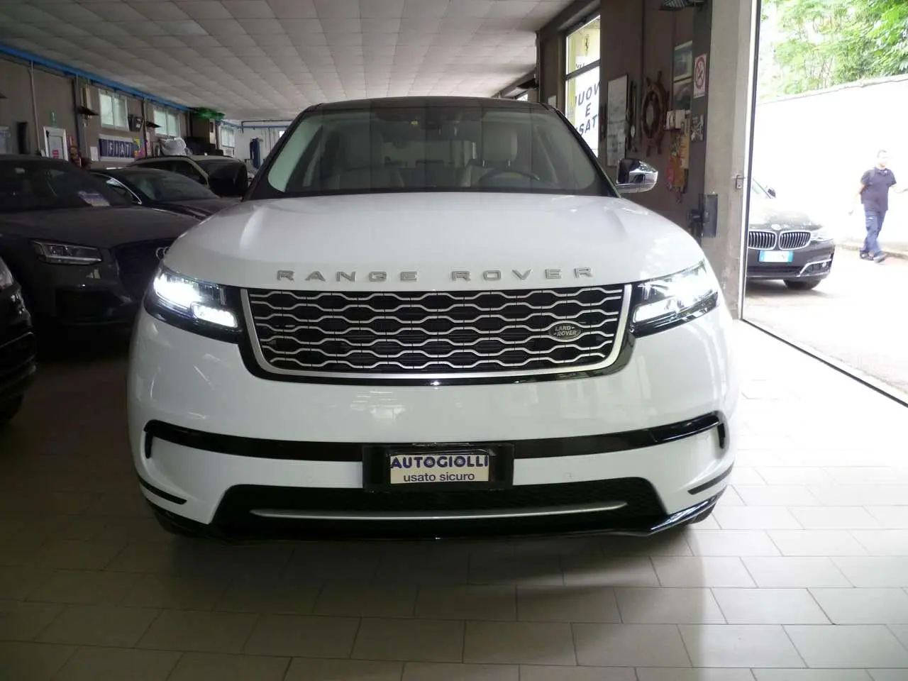 Photo 1 : Land Rover Range Rover Velar 2020 Petrol