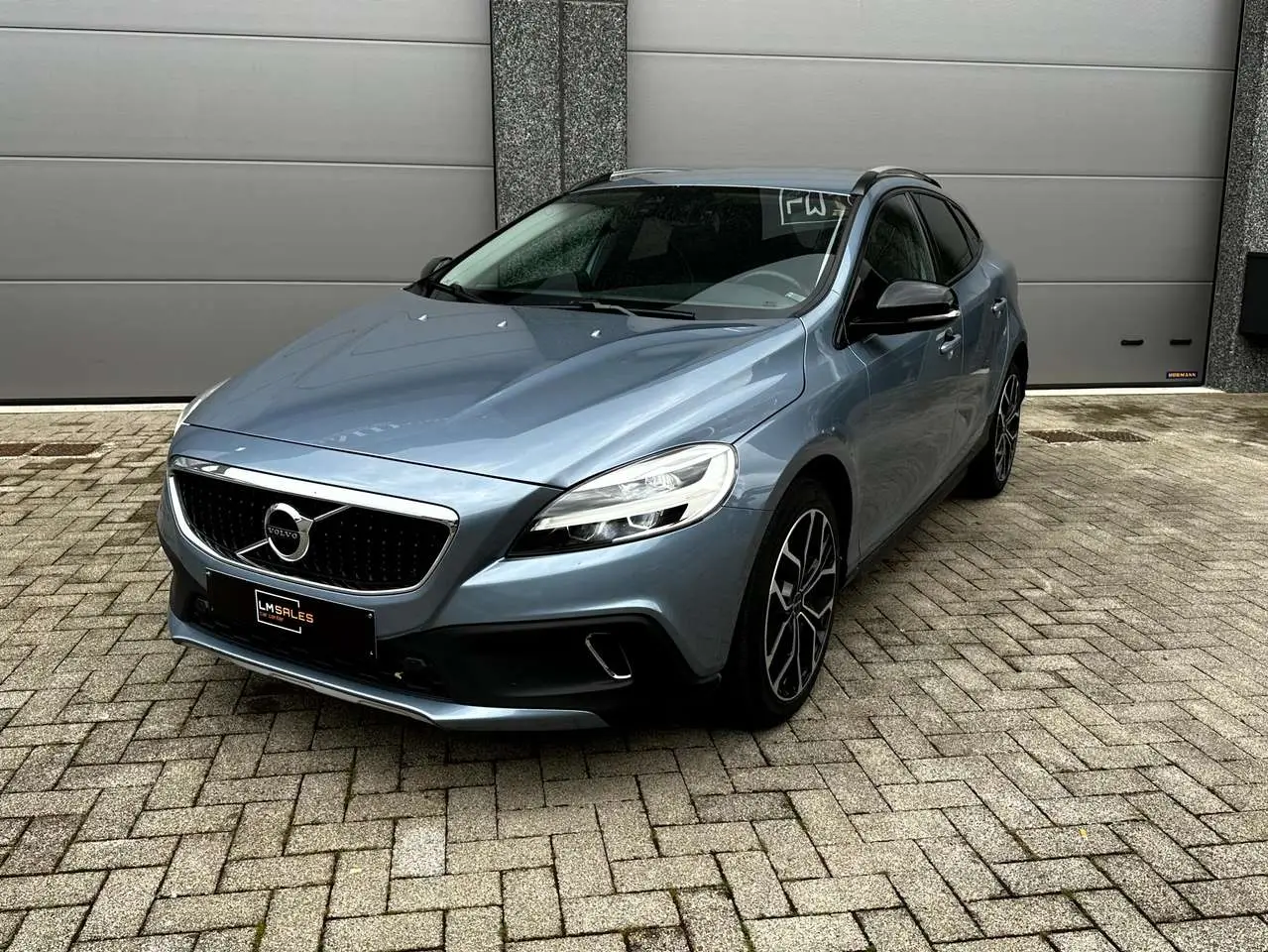 Photo 1 : Volvo V40 2018 Diesel