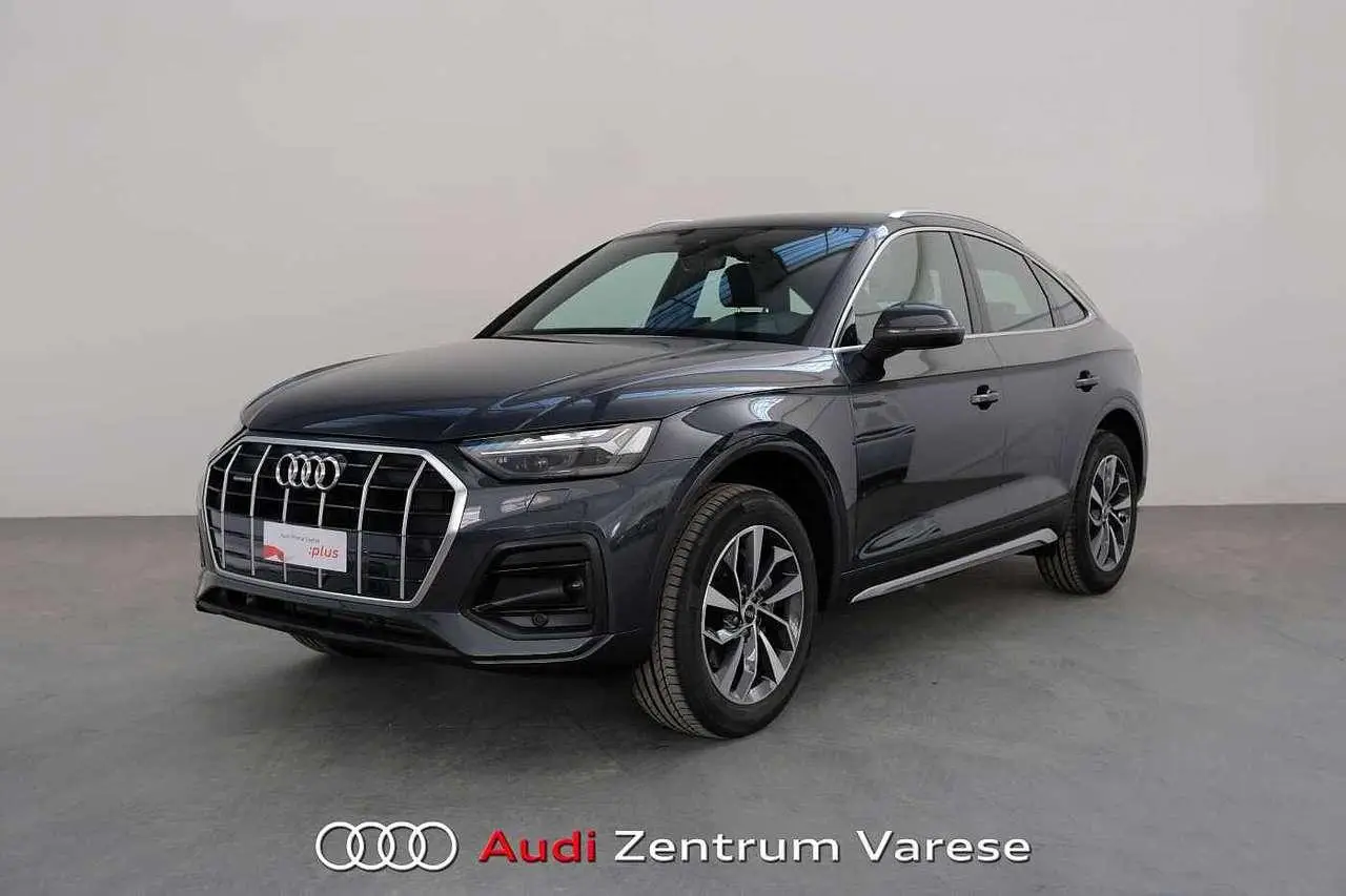 Photo 1 : Audi Q5 2023 Hybride