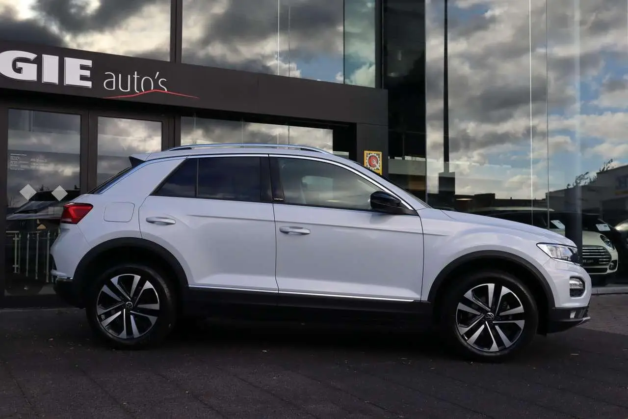 Photo 1 : Volkswagen T-roc 2021 Essence