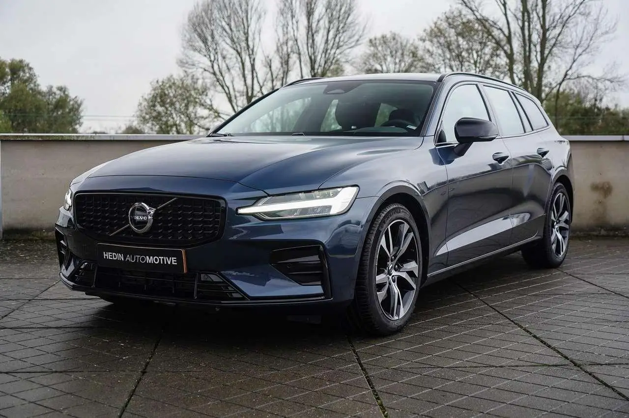 Photo 1 : Volvo V60 2024 Hybride