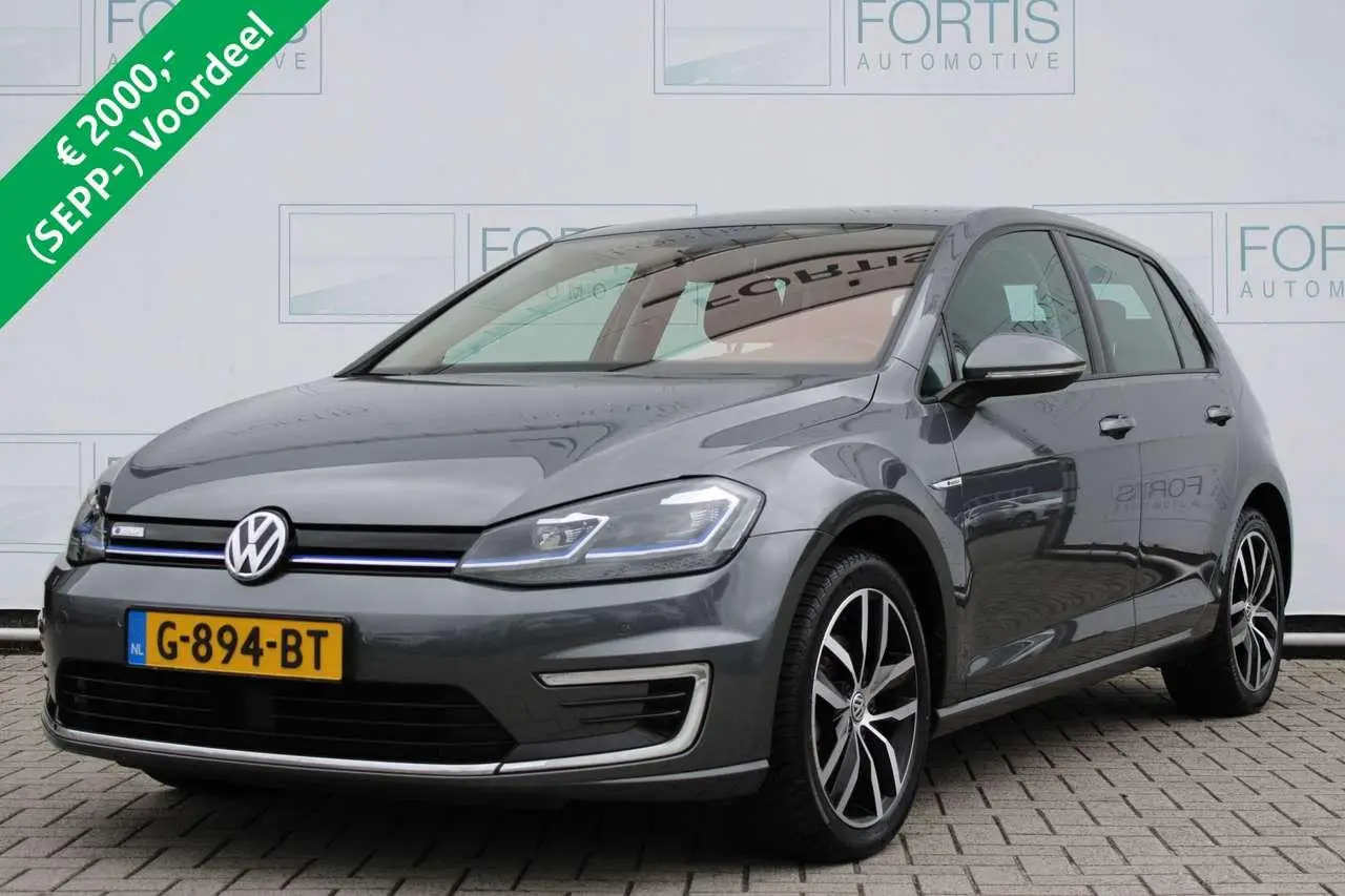 Photo 1 : Volkswagen Golf 2019 Électrique