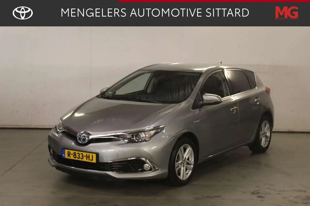 Photo 1 : Toyota Auris 2016 Hybrid