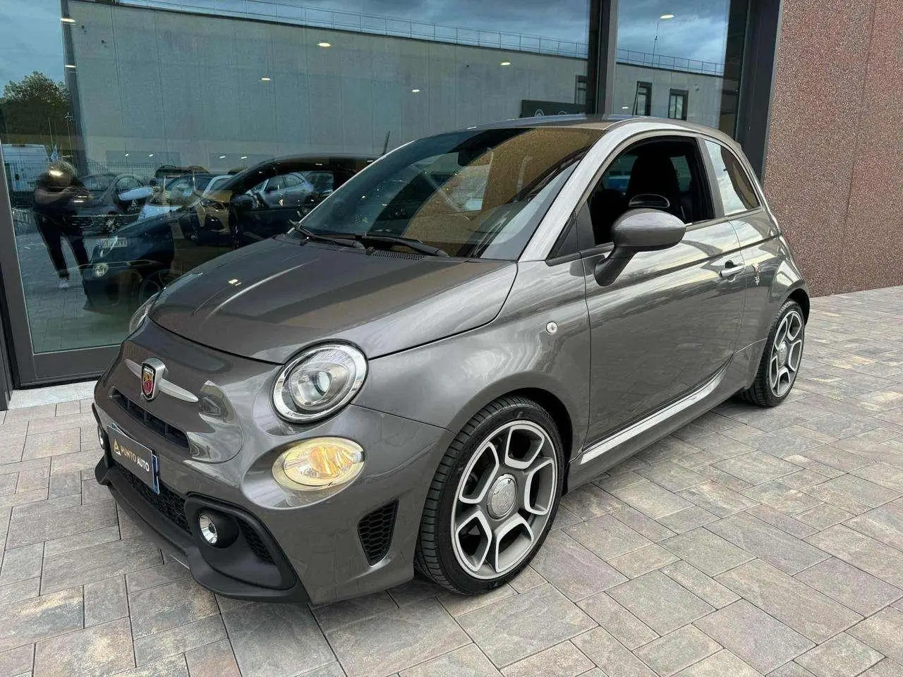 Photo 1 : Abarth 595 2017 Petrol