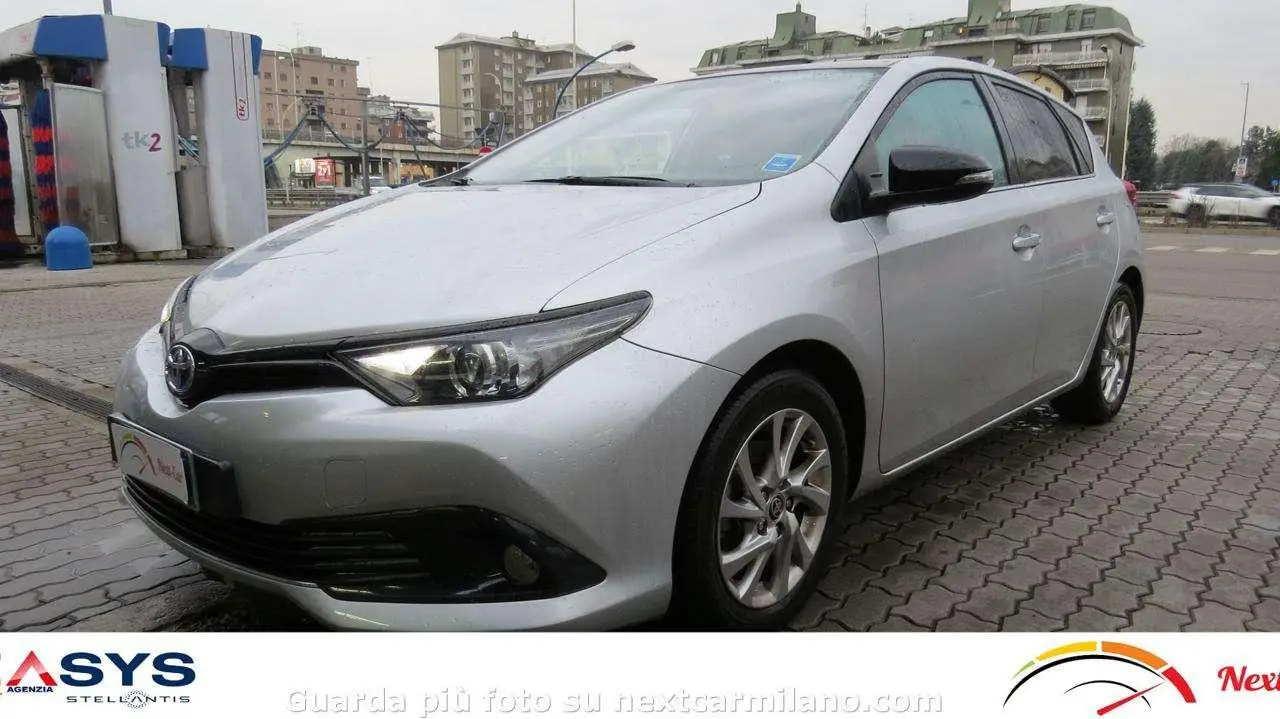 Photo 1 : Toyota Auris 2016 Hybride