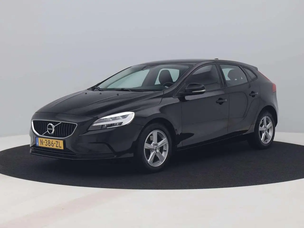 Photo 1 : Volvo V40 2018 Essence