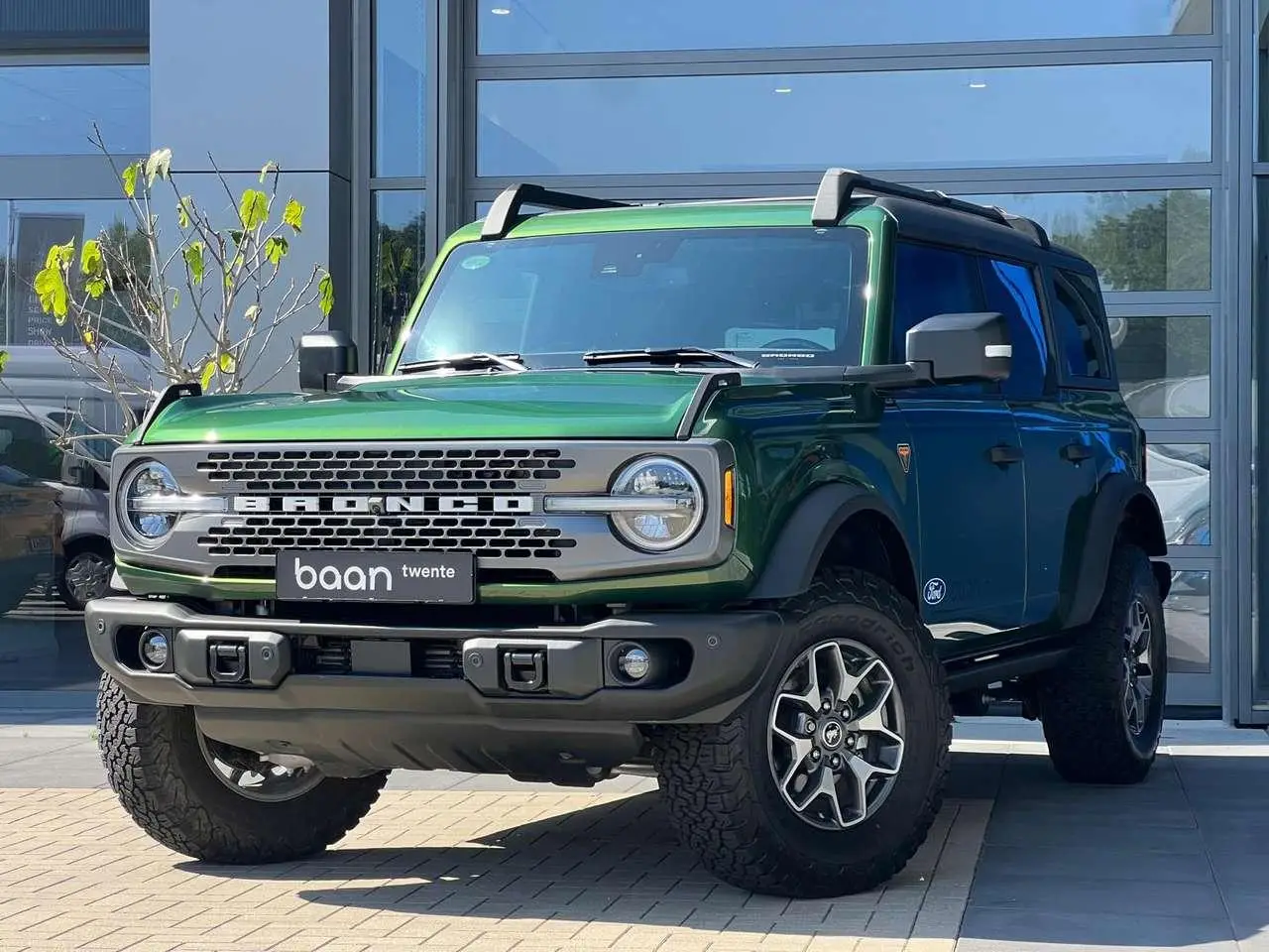 Photo 1 : Ford Bronco 2024 Petrol