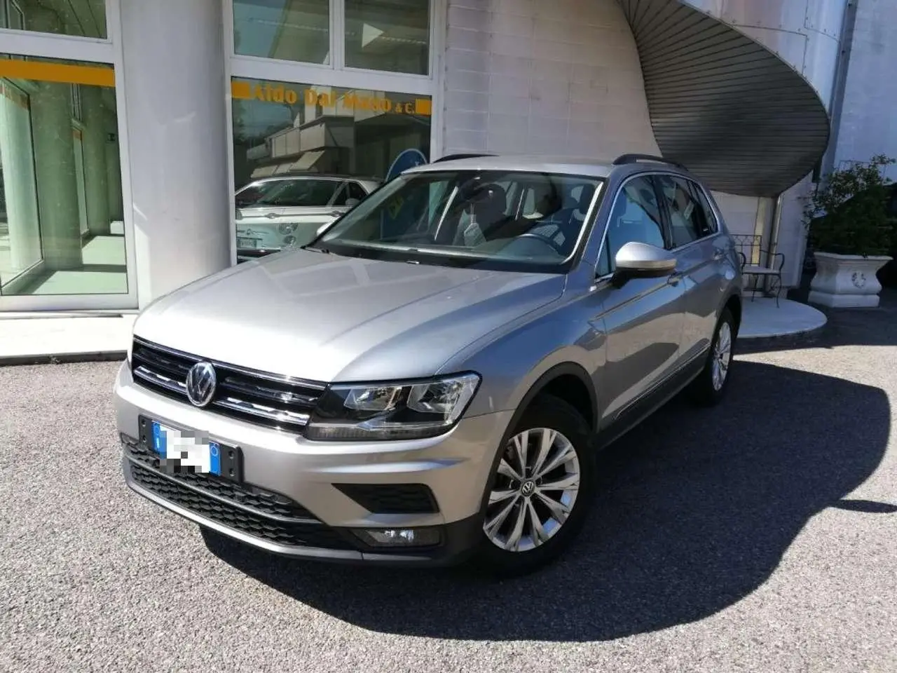 Photo 1 : Volkswagen Tiguan 2018 Essence