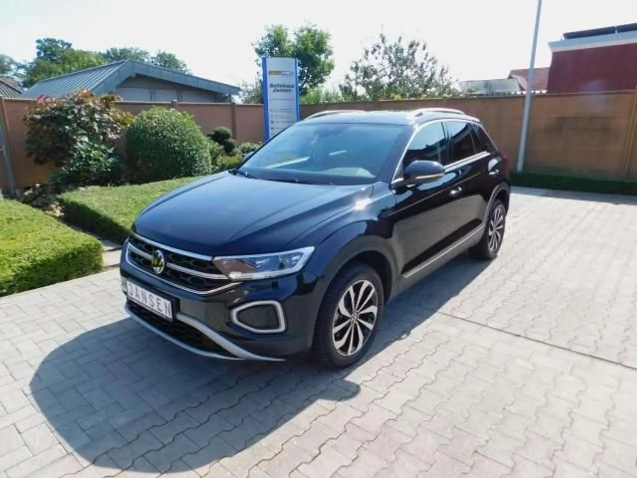 Photo 1 : Volkswagen T-roc 2024 Petrol