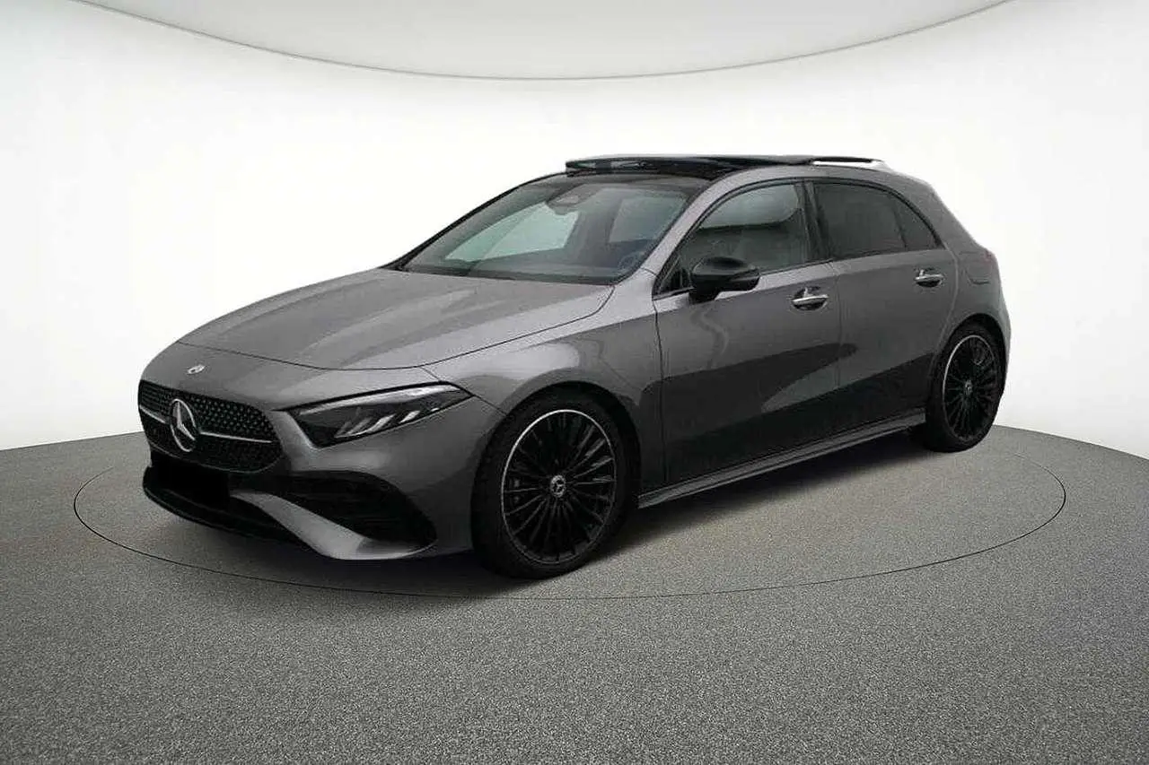 Photo 1 : Mercedes-benz Classe A 2023 Essence