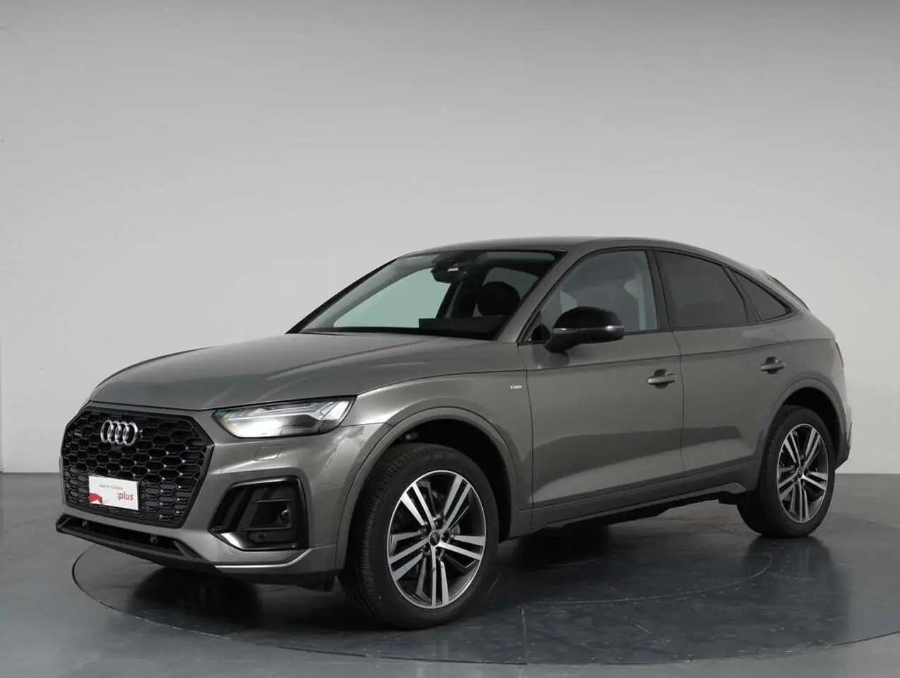 Photo 1 : Audi Q5 2023 Hybride