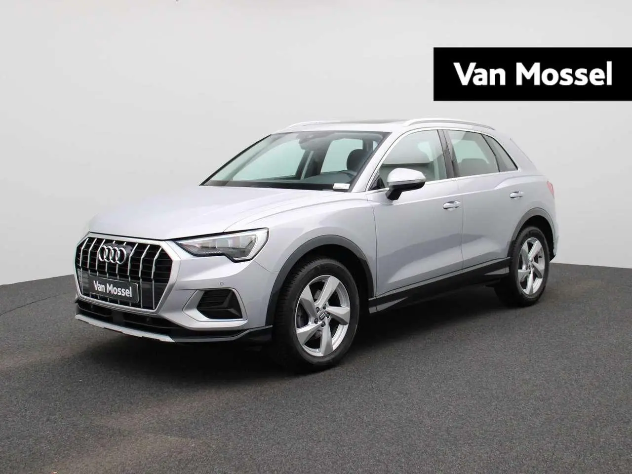 Photo 1 : Audi Q3 2019 Petrol