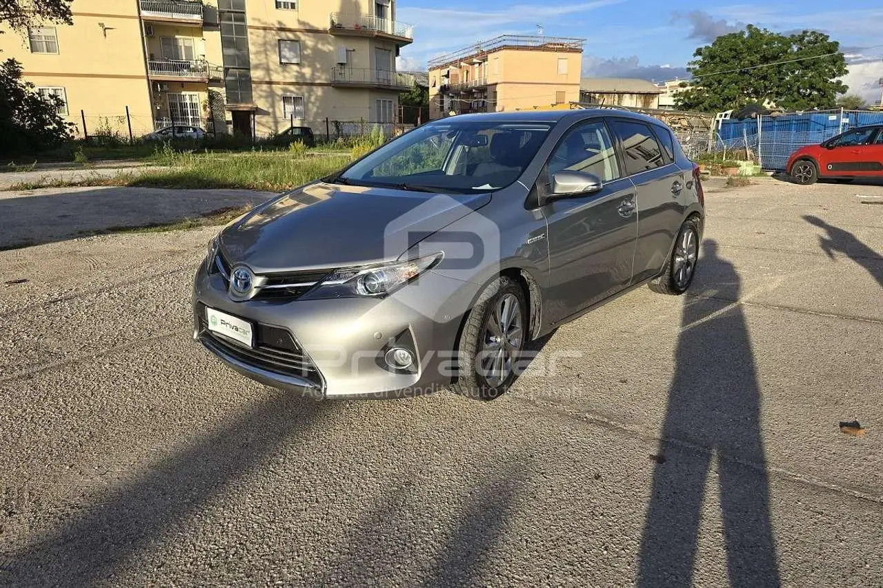 Photo 1 : Toyota Auris 2015 Hybride