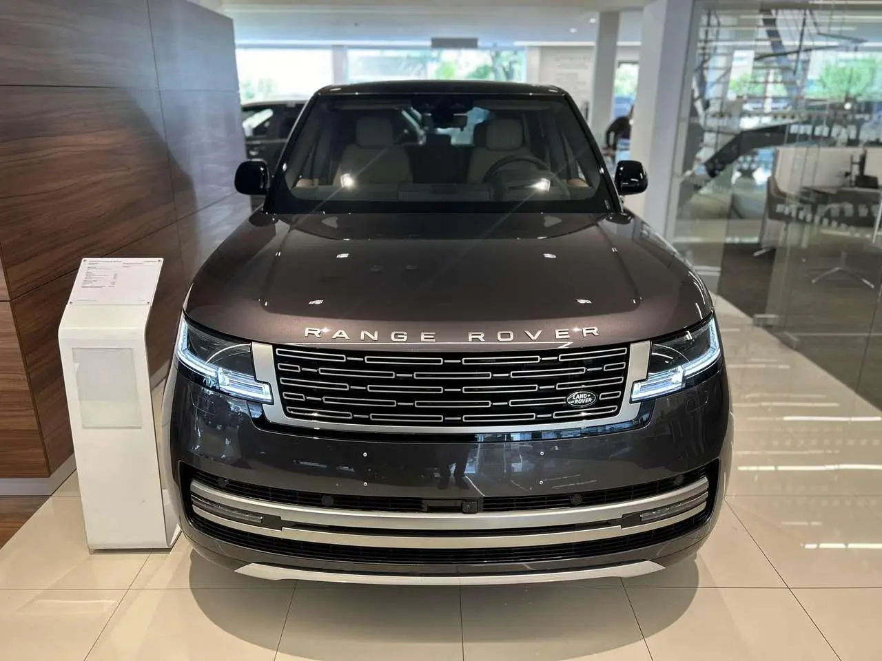 Photo 1 : Land Rover Range Rover 2024 Hybride