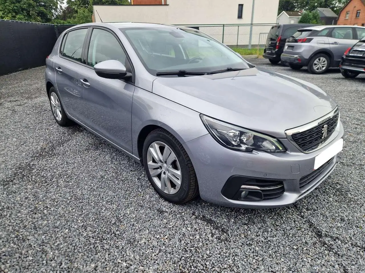 Photo 1 : Peugeot 308 2018 Petrol