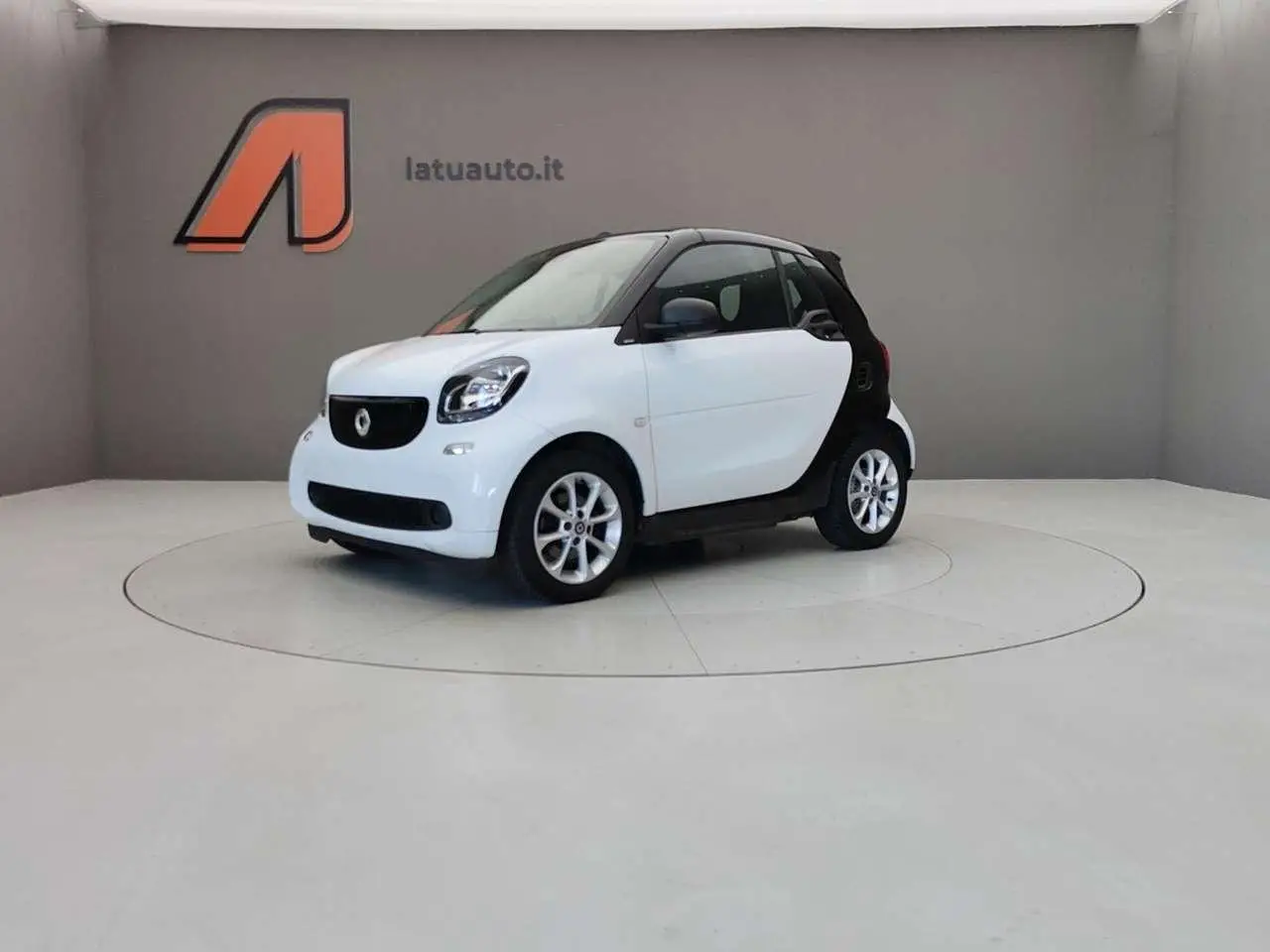 Photo 1 : Smart Fortwo 2017 Petrol