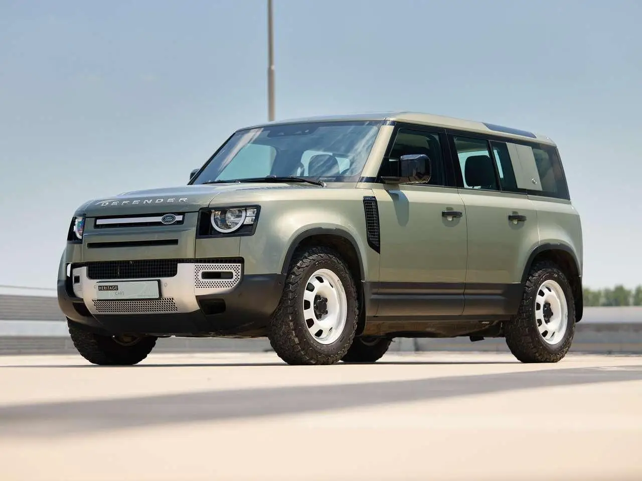 Photo 1 : Land Rover Defender 2021 Diesel