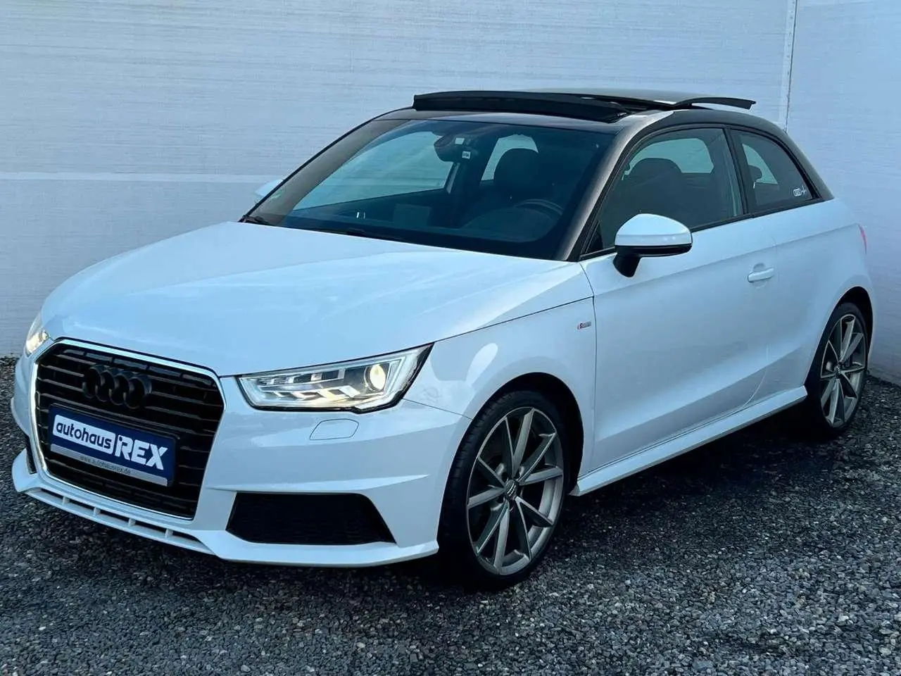 Photo 1 : Audi A1 2016 Essence