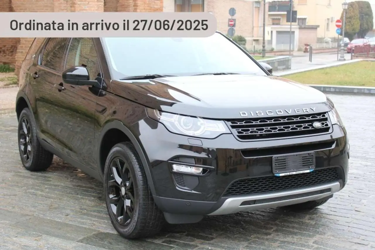 Photo 1 : Land Rover Discovery 2024 Hybrid