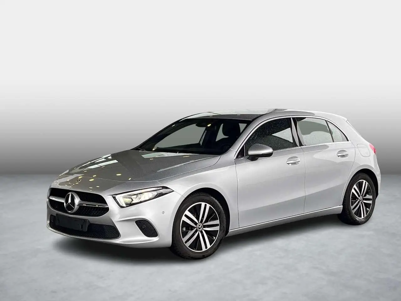 Photo 1 : Mercedes-benz Classe A 2022 Petrol